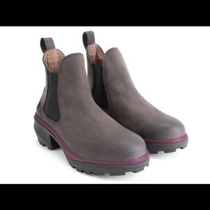 John Fluevog Mulberry - Brown Leather Chelsea Boot - US12